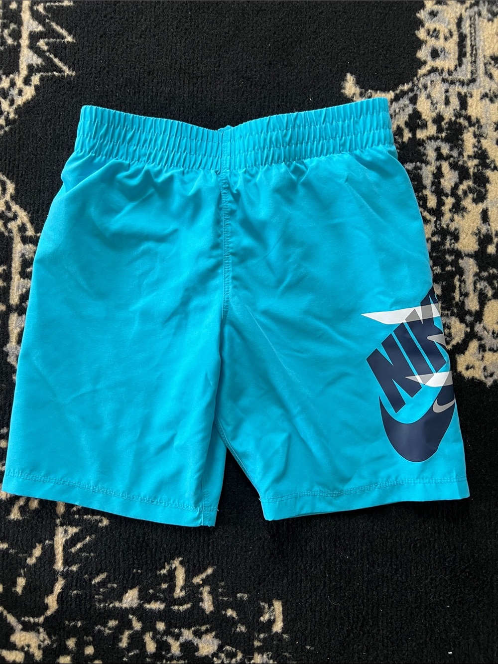 Boys Nike swim shorts Medium (5/6)